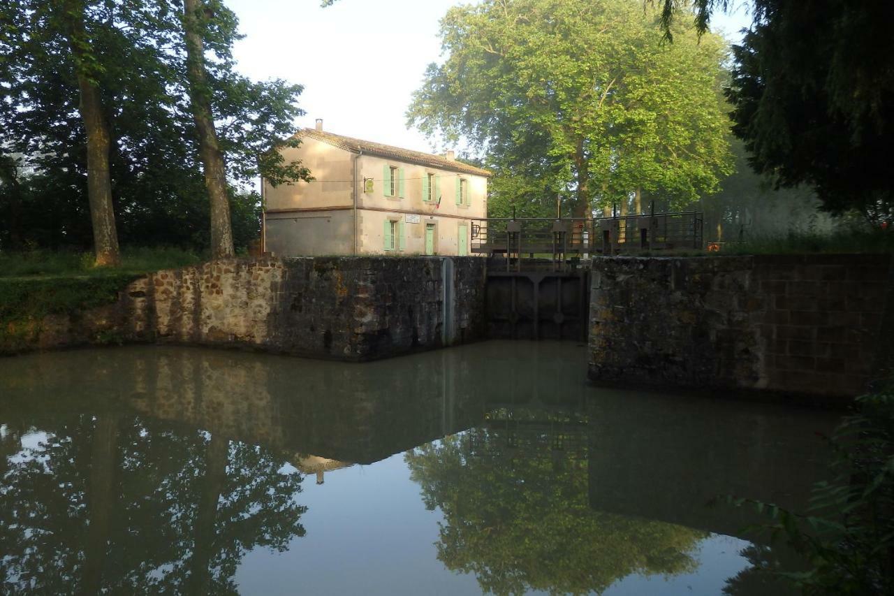 gîte de la Domergue Mas-Saintes-Puelles Exterior foto
